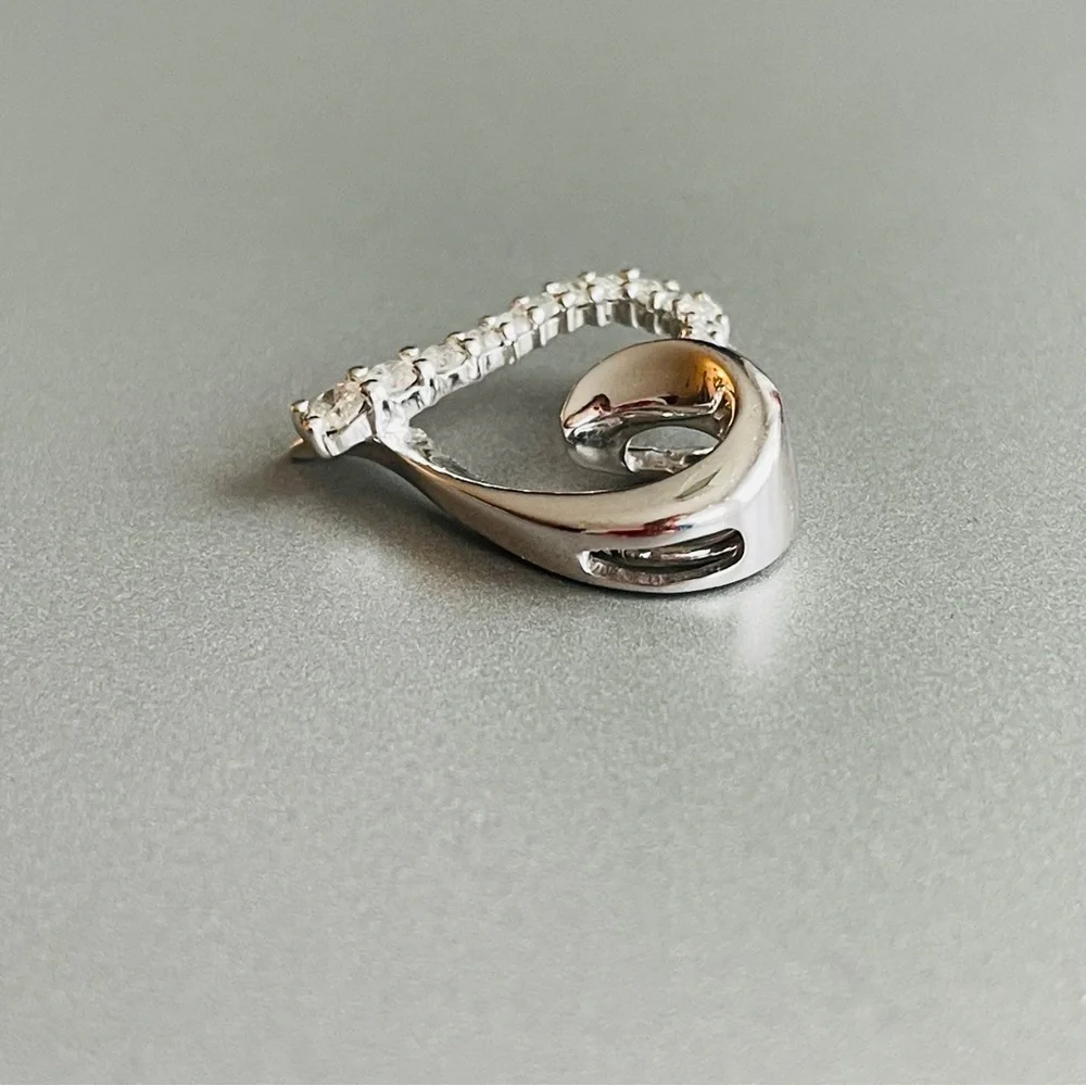 10k White Gold Natural Diamond Pave Heart Pendant Necklace